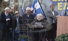 Να απαγορευτεί το σούβλισμα του αρνιού το Πάσχα, εισηγείται ο γεροθολοκουλτουριάρης, Μίκης Θεοδωράκης.