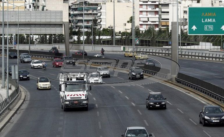 Ξεκίνησε η μεγάλη επιστροφή των εκδρομέων – Ουρές στα διόδια