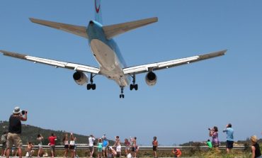 Απίστευτο ατύχημα στη Σκιάθο: Πέρασε το αεροπλάνο και…