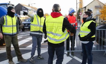 Διαδηλώσεις των «Κίτρινων γιλεκών»: Σκηνές αντάρτικου στο Παρίσι - 224 συλλήψεις και κλειστοί δρόμοι