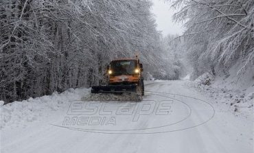 Στους 40 πόντους το ύψος του χιονιού στα ορεινά των Τρικάλων