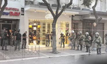 ΔΕΘ: Μαζί με την Αστυνομία άτομα με κουκούλες και τσάντες